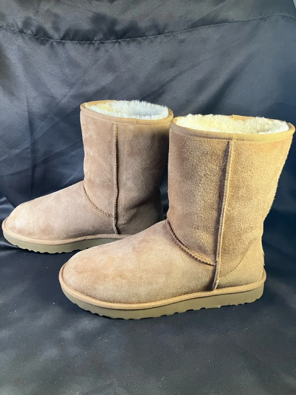 Ugg Women's Classic Short II Boots, 10M, Brown